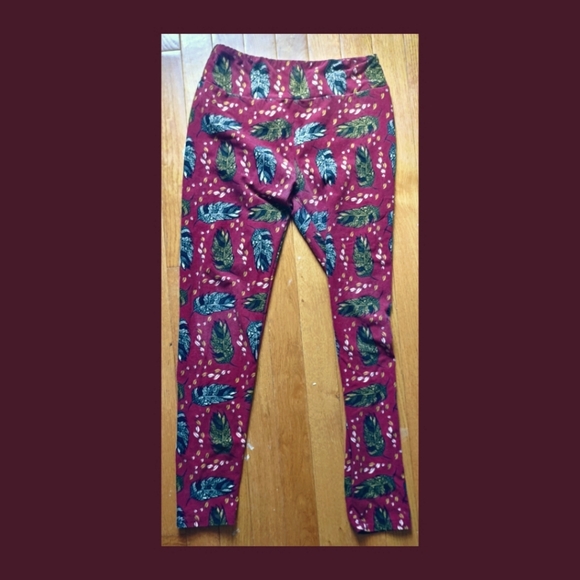 LuLaRoe Stretchy, Soft, Leaf Patterned Leggings - Picture 1 of 4